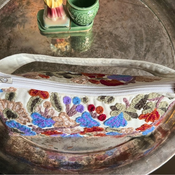 BOHO Floral EMBROIDERED VINTAGE HMONG BAG - Picture 2 of 9